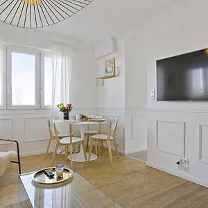 Du - Welkeys Biarritz